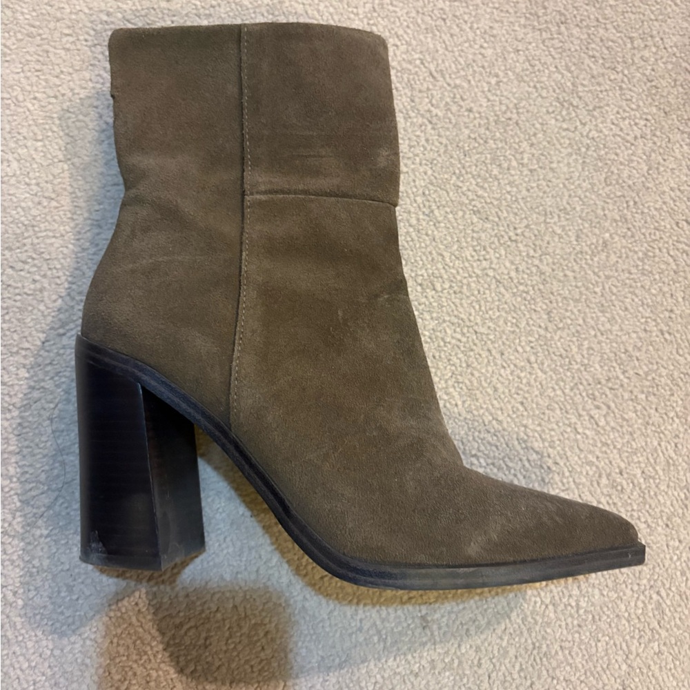 Steve Madden Silvee snip toe boot in suede brown